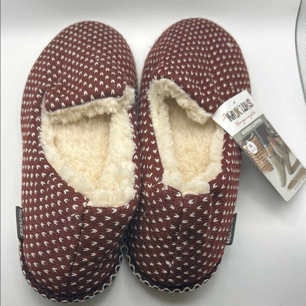 Muk Luks Red and Cream Slip-On Slippers with Plush Lining - XL